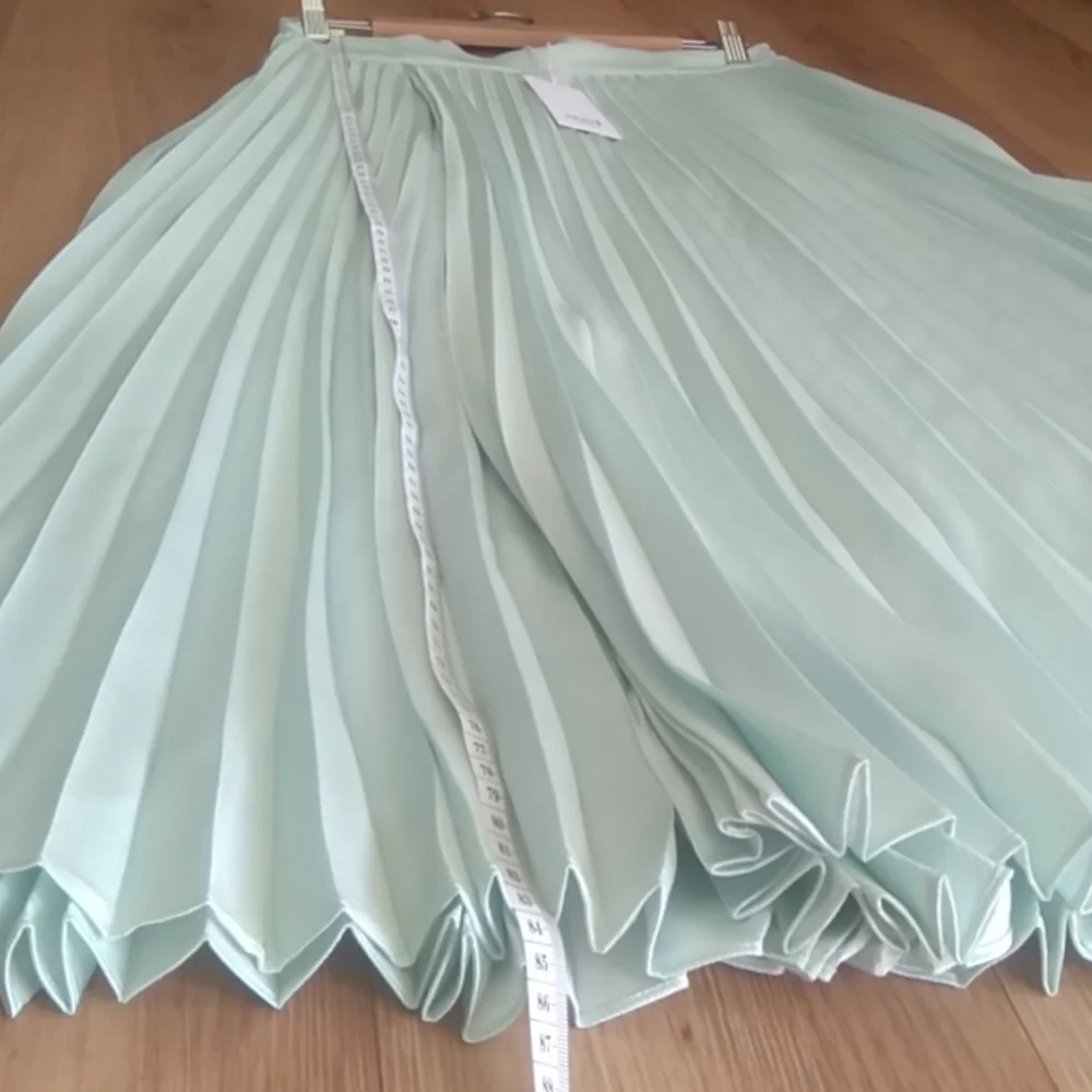 BNWT Seed Heritage pale mint pleated midi skirt size 10 - Picture 7 of 8